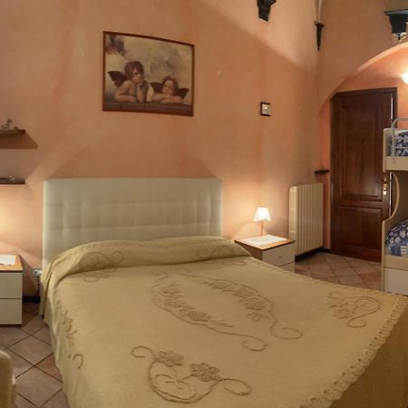 Casa Nives Apartment อิมเปรีอา ภายนอก รูปภาพ