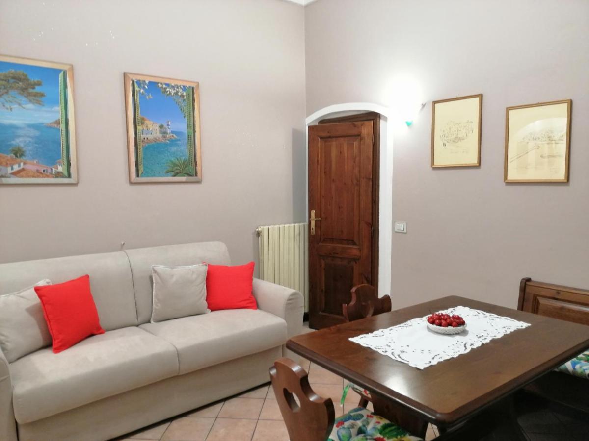 Casa Nives Apartment อิมเปรีอา ภายนอก รูปภาพ