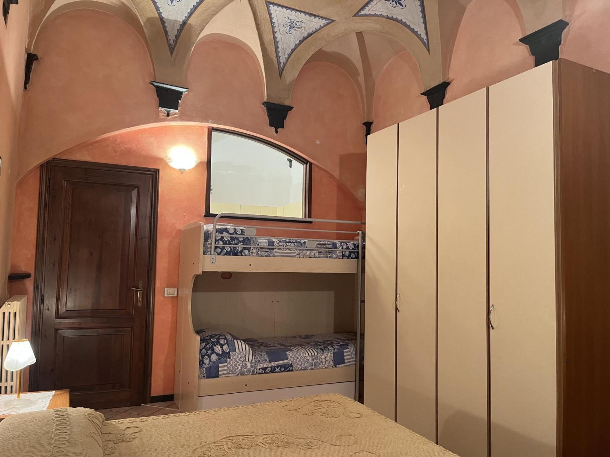 Casa Nives Apartment อิมเปรีอา ภายนอก รูปภาพ